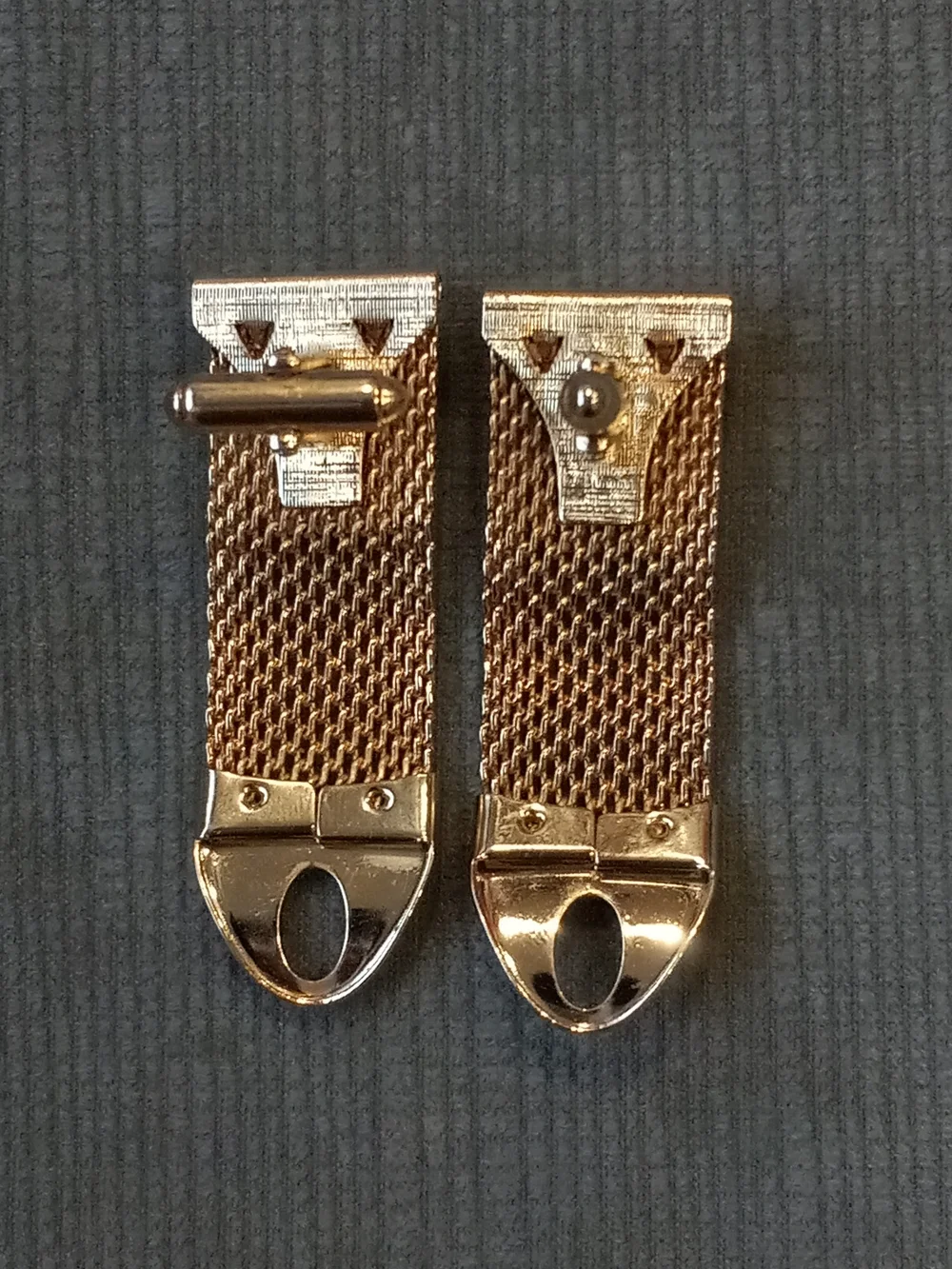 N/A elegant gold